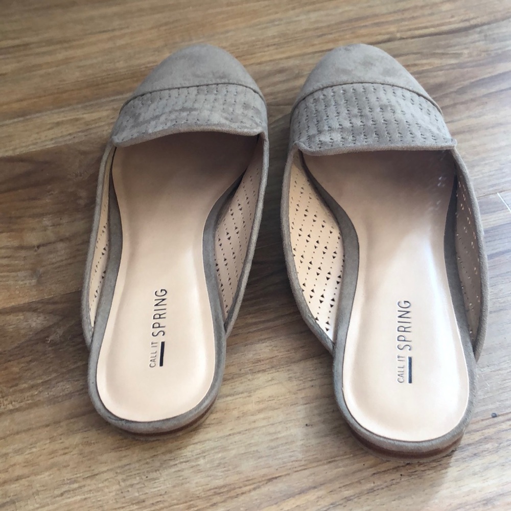 Call it spring slip on clogs - Picture 2 of 4